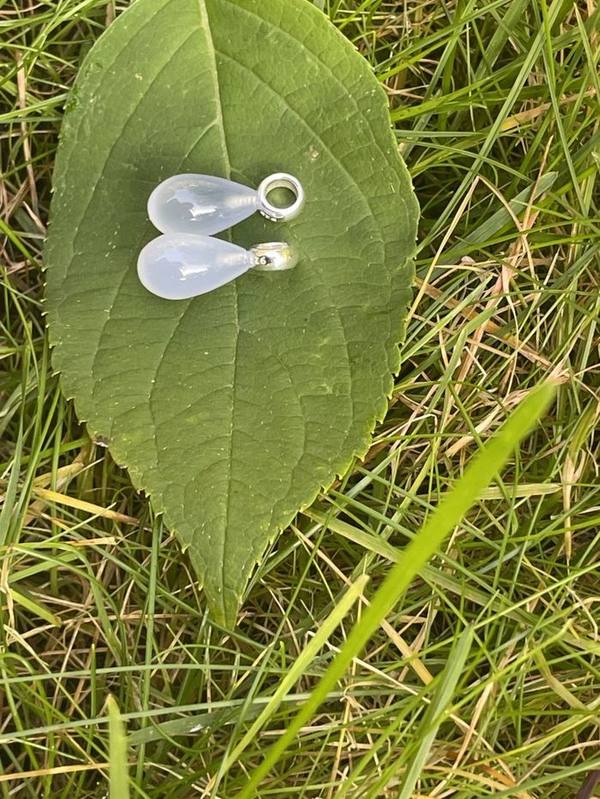 Chalcedone aanhangers